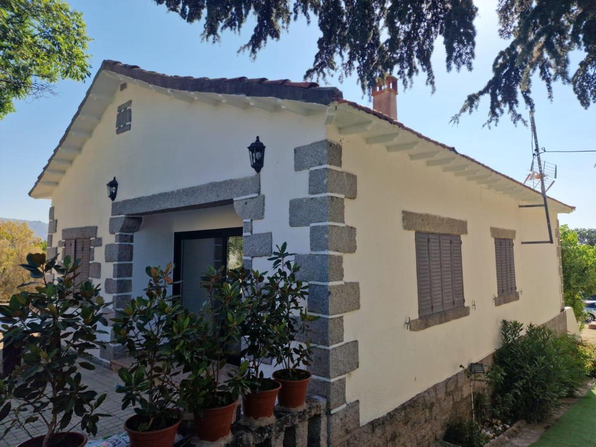 El Nido Del Aguila Hotel Las Gacelas, Becerril Бесерриль-де-ла-Сьерра Экстерьер фото