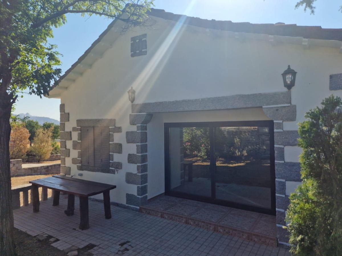 El Nido Del Aguila Hotel Las Gacelas, Becerril Бесерриль-де-ла-Сьерра Экстерьер фото